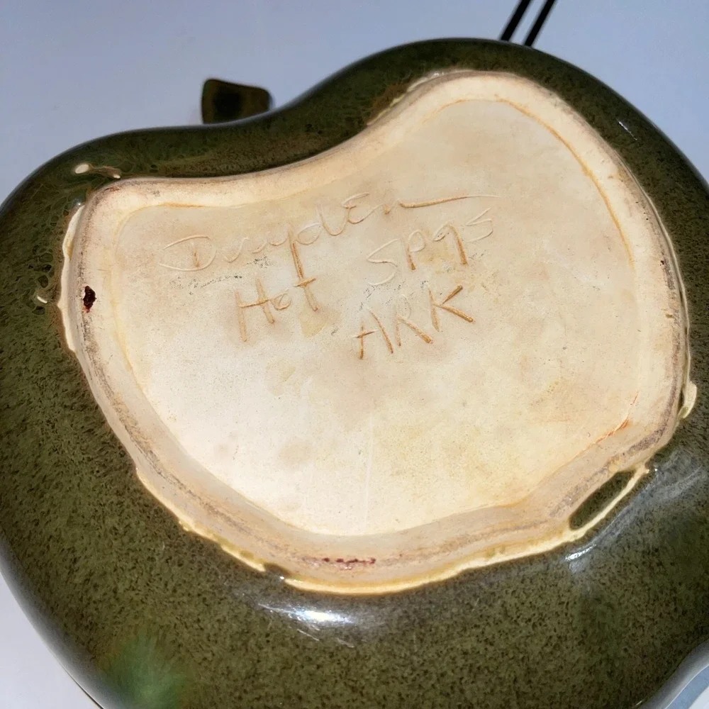 VTG Dryden Pottery Apple Bowl 9